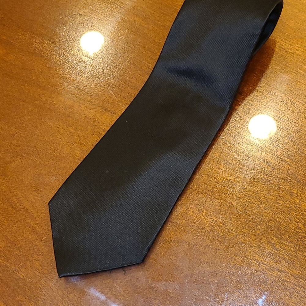 Club Room Wide Tie